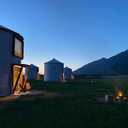 Clark Farm Silos - 5 Silo Mountain View Retreat Калиспелл Экстерьер фото