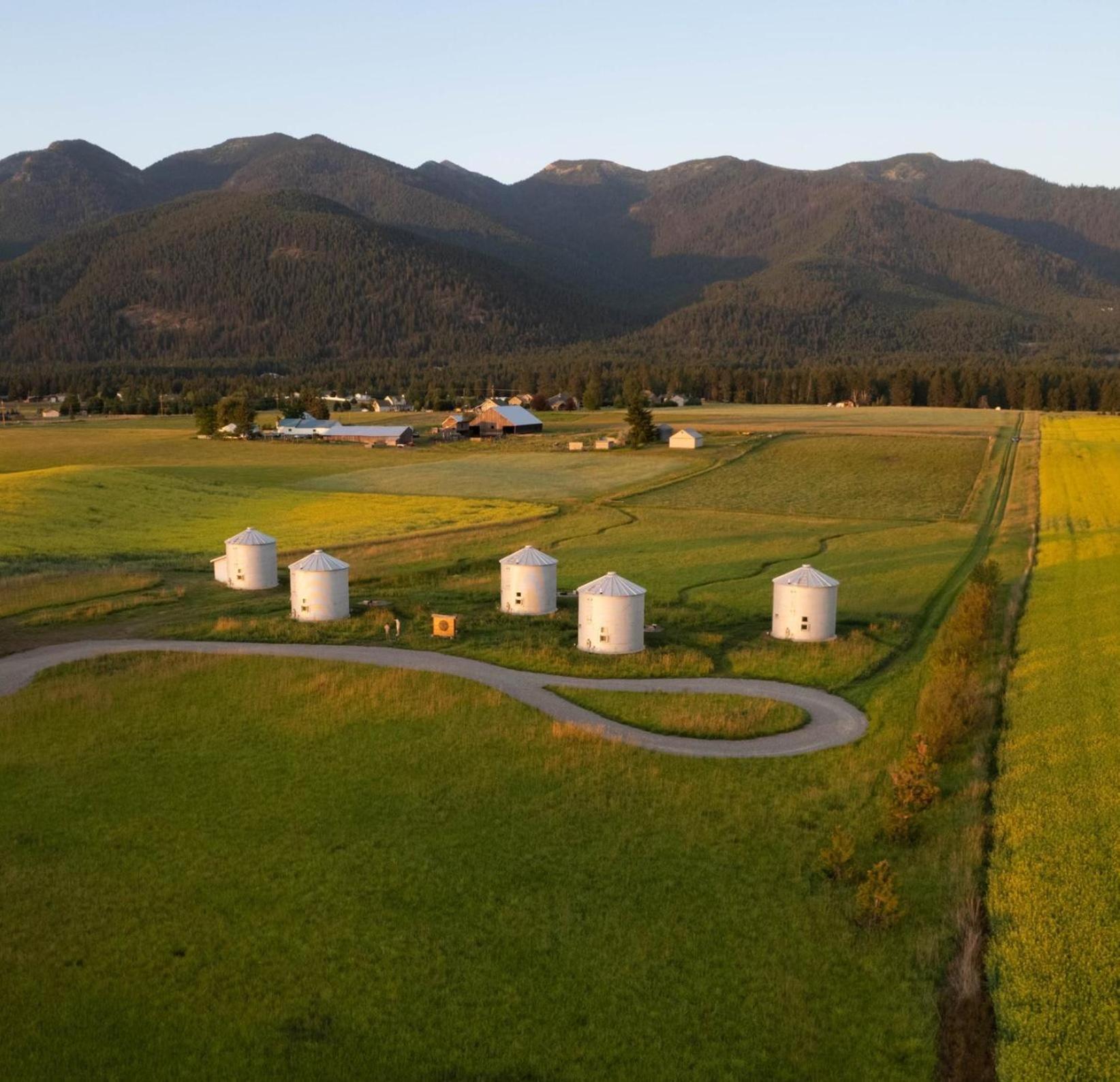 Clark Farm Silos - 5 Silo Mountain View Retreat Калиспелл Экстерьер фото