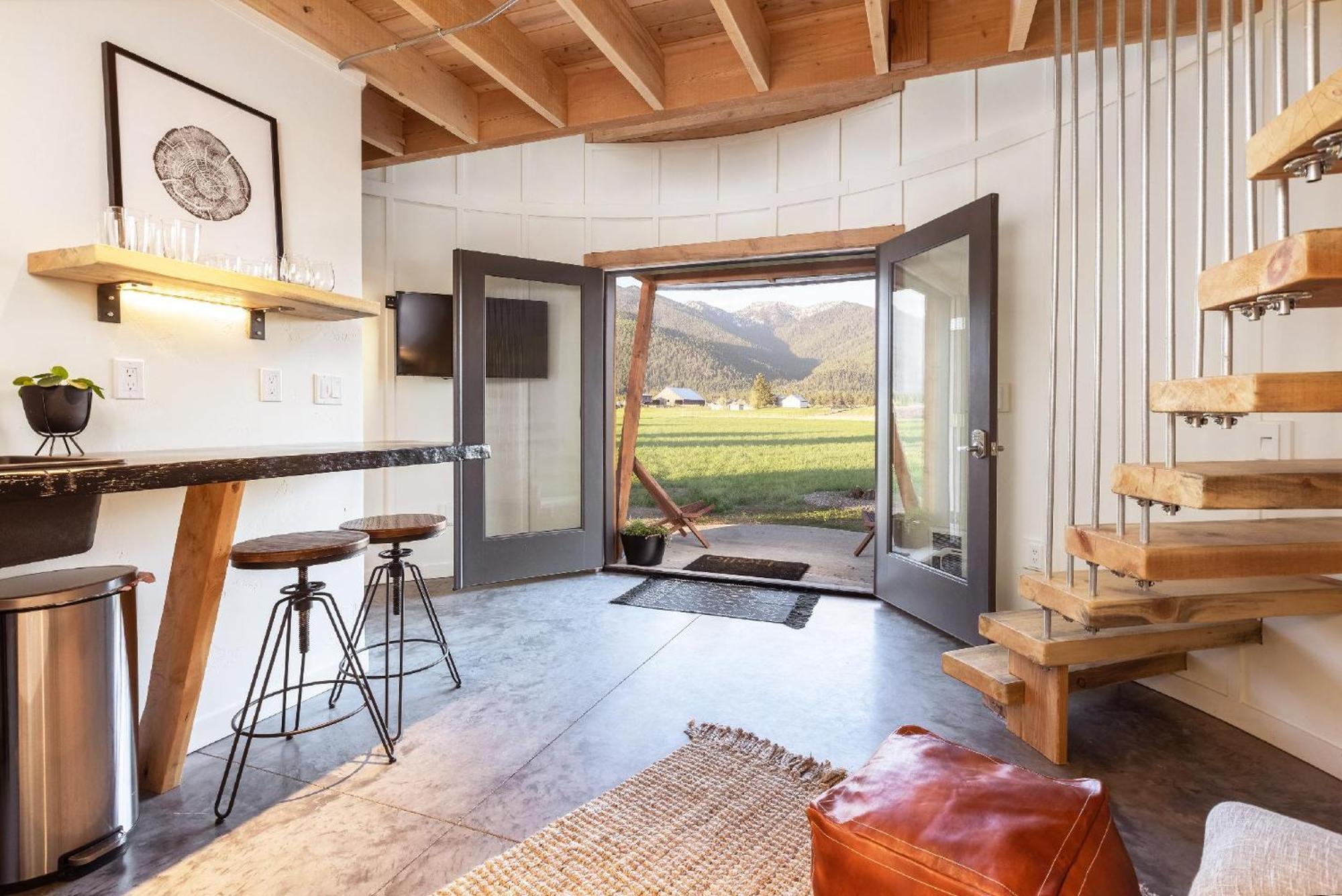 Clark Farm Silos - 5 Silo Mountain View Retreat Калиспелл Экстерьер фото